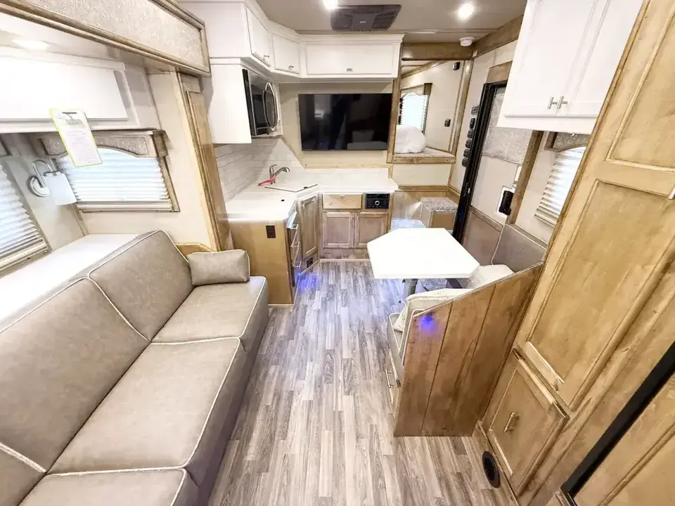 2027 Cimarron Freedom Toyhauler lq photo 4