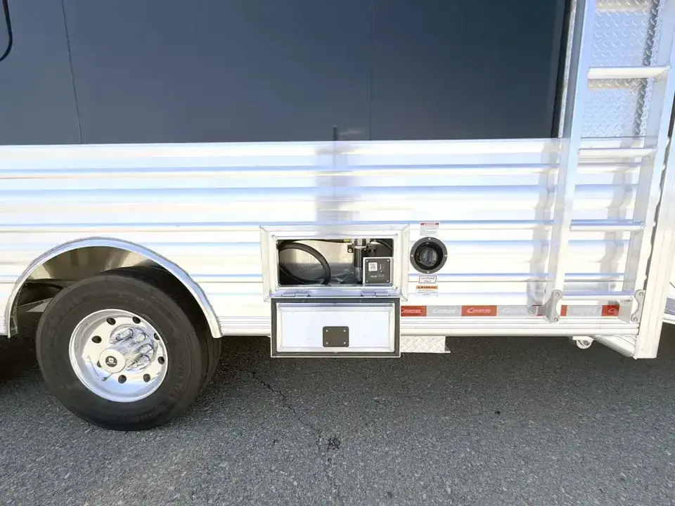 2027 Cimarron Freedom Toyhauler lq photo 8