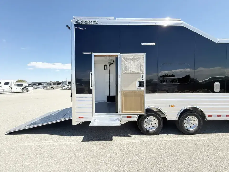 2027 Cimarron Freedom Toyhauler lq photo 9