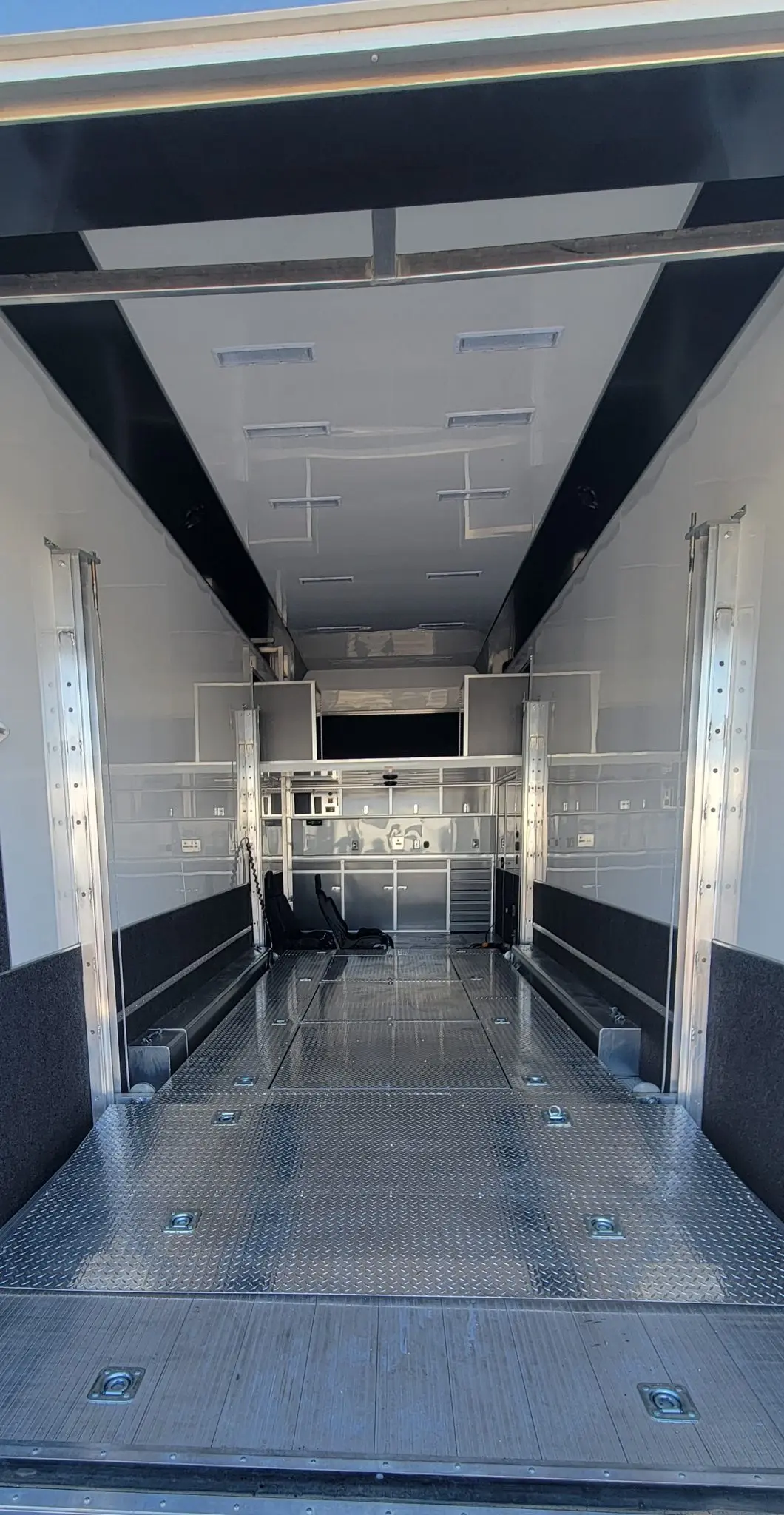 InTech stacker 32' bumper pull photo 3