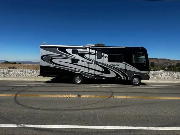 2013 Fleetwood Storm 32’