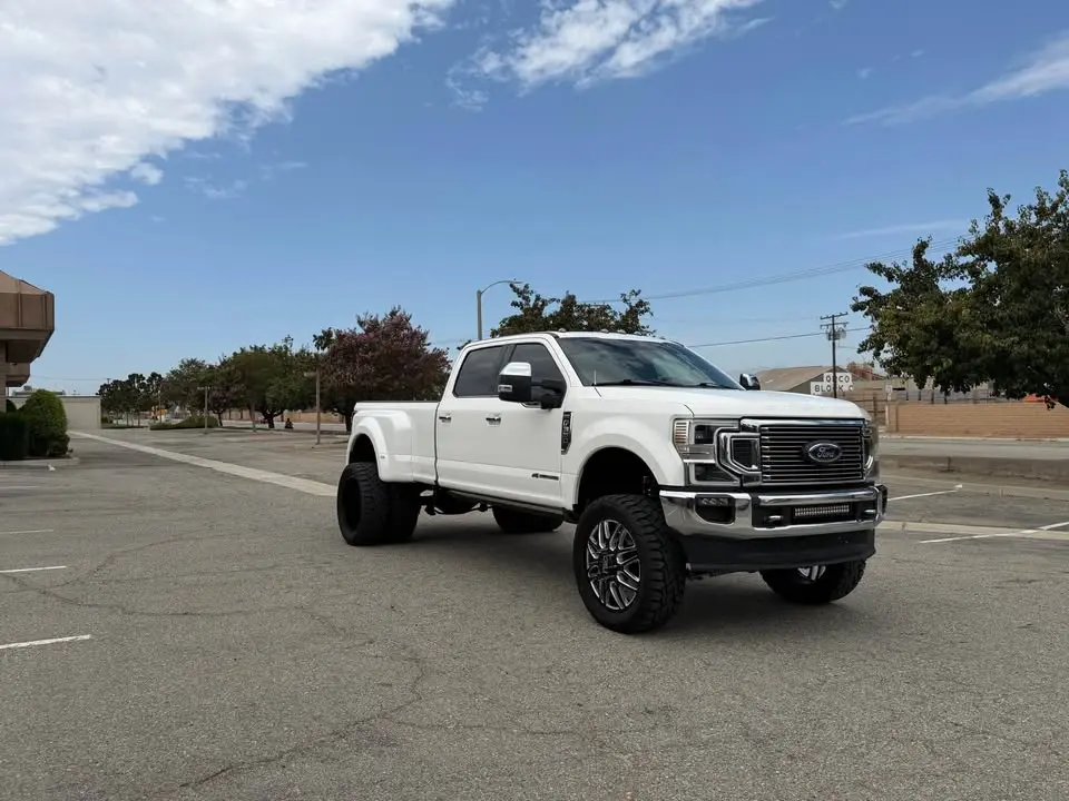 2022 Ford f-350 King Ranch Pickup photo 2