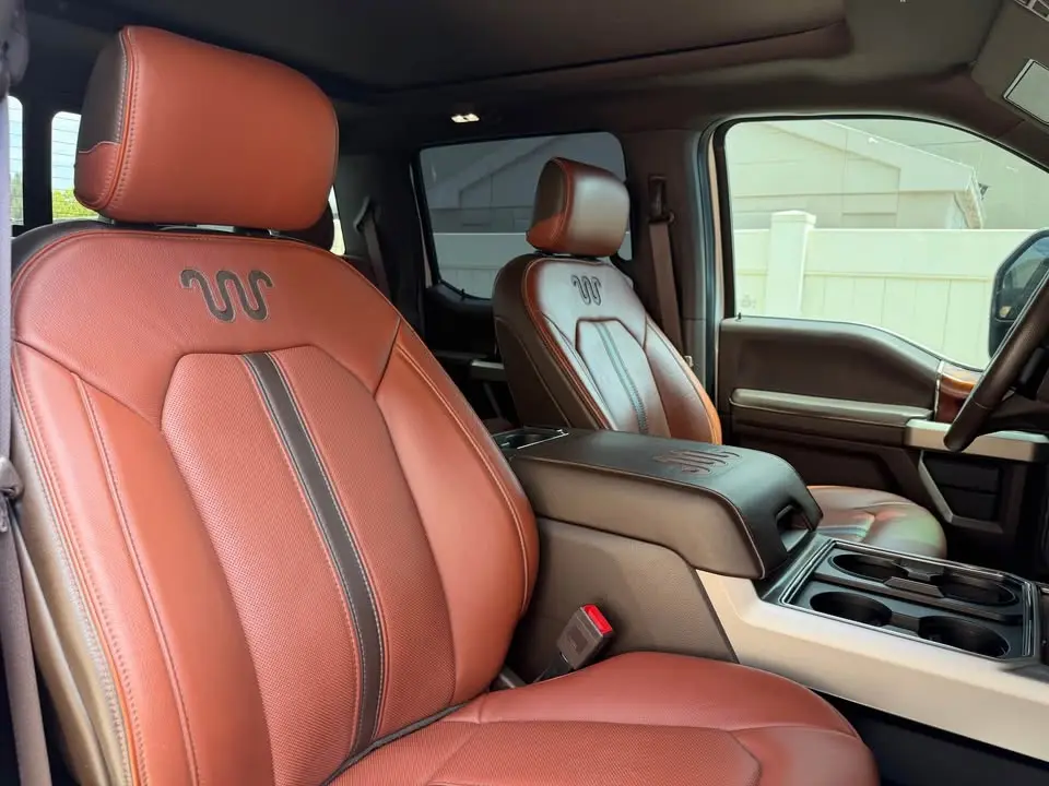 2022 Ford f-350 King Ranch Pickup photo 9