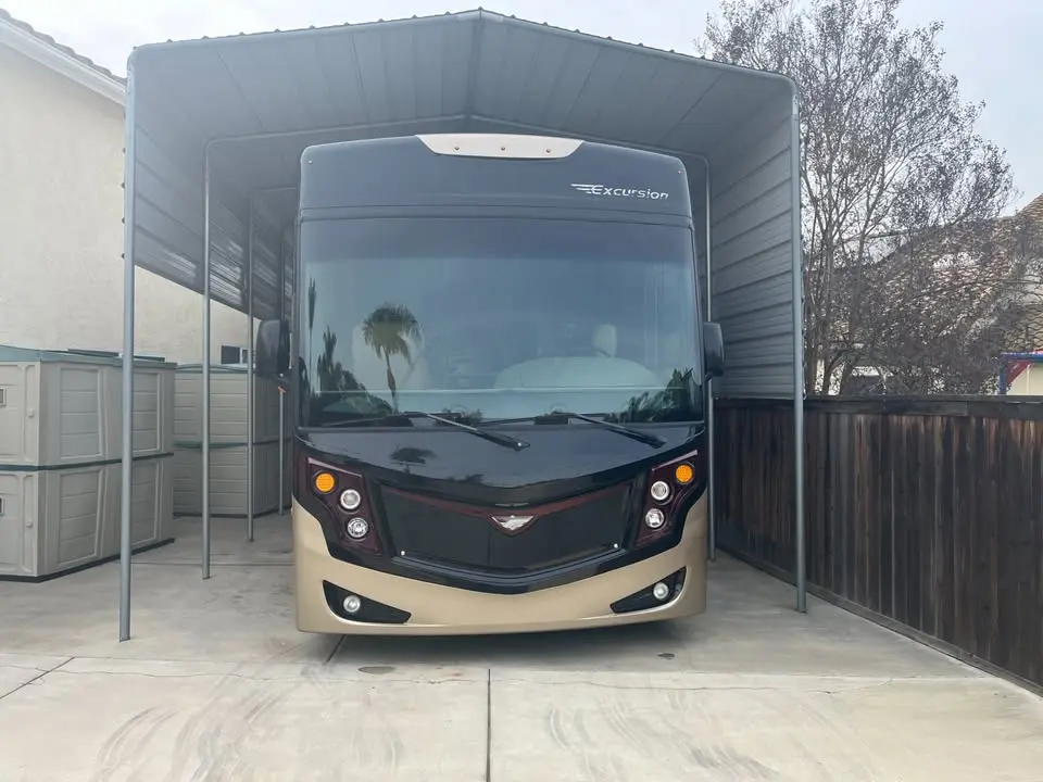2013 Fleetwood Excursion Diesel 35B photo 4