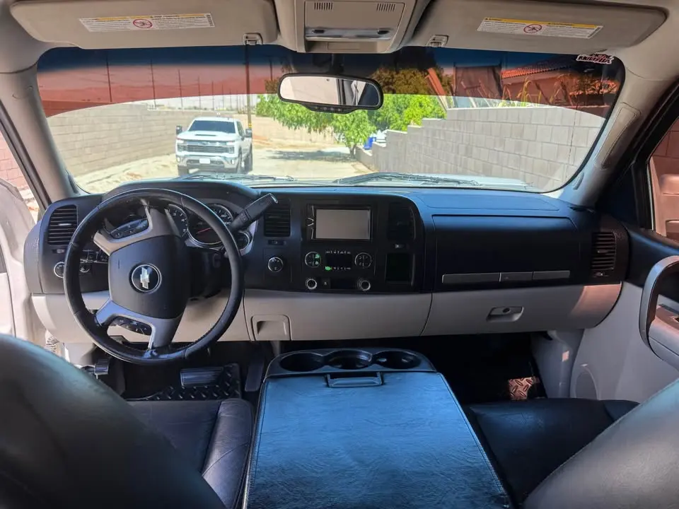 2009 Chevrolet 2500 Crew Cab photo 6