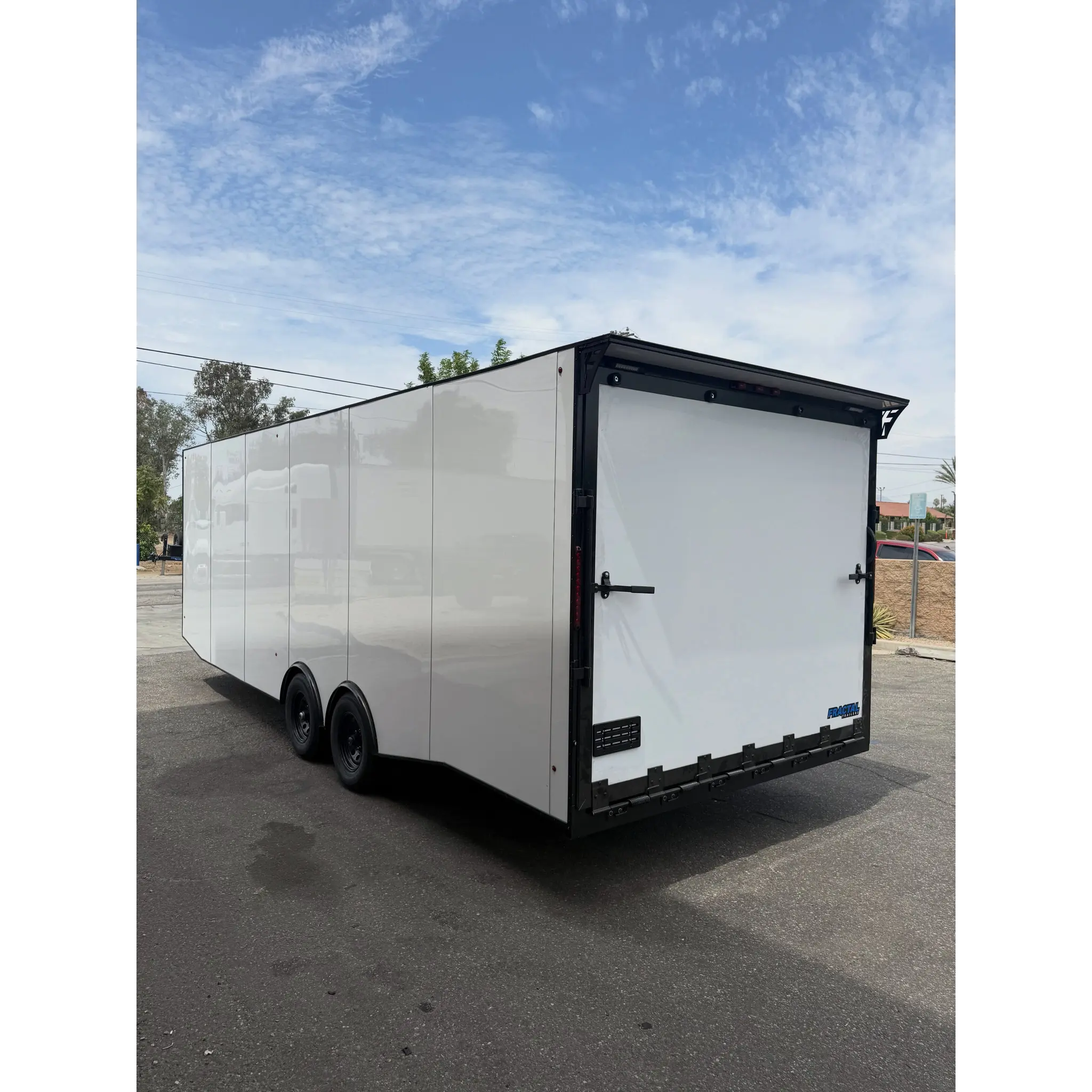 FRACTAL RACE TRAILER photo 5