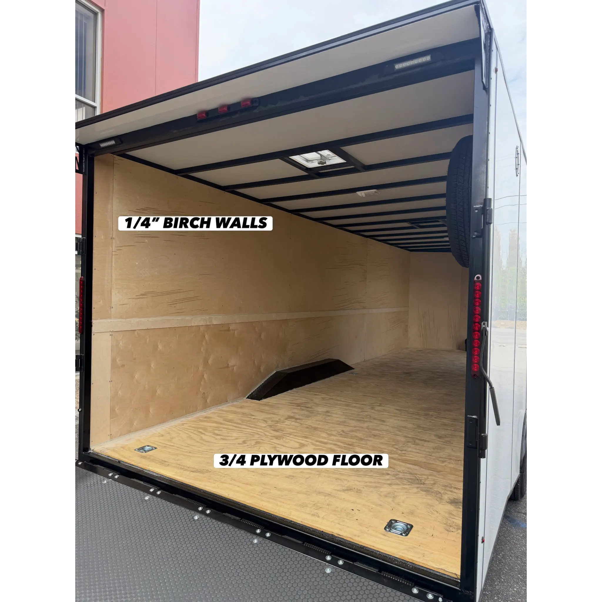 FRACTAL RACE TRAILER photo 8