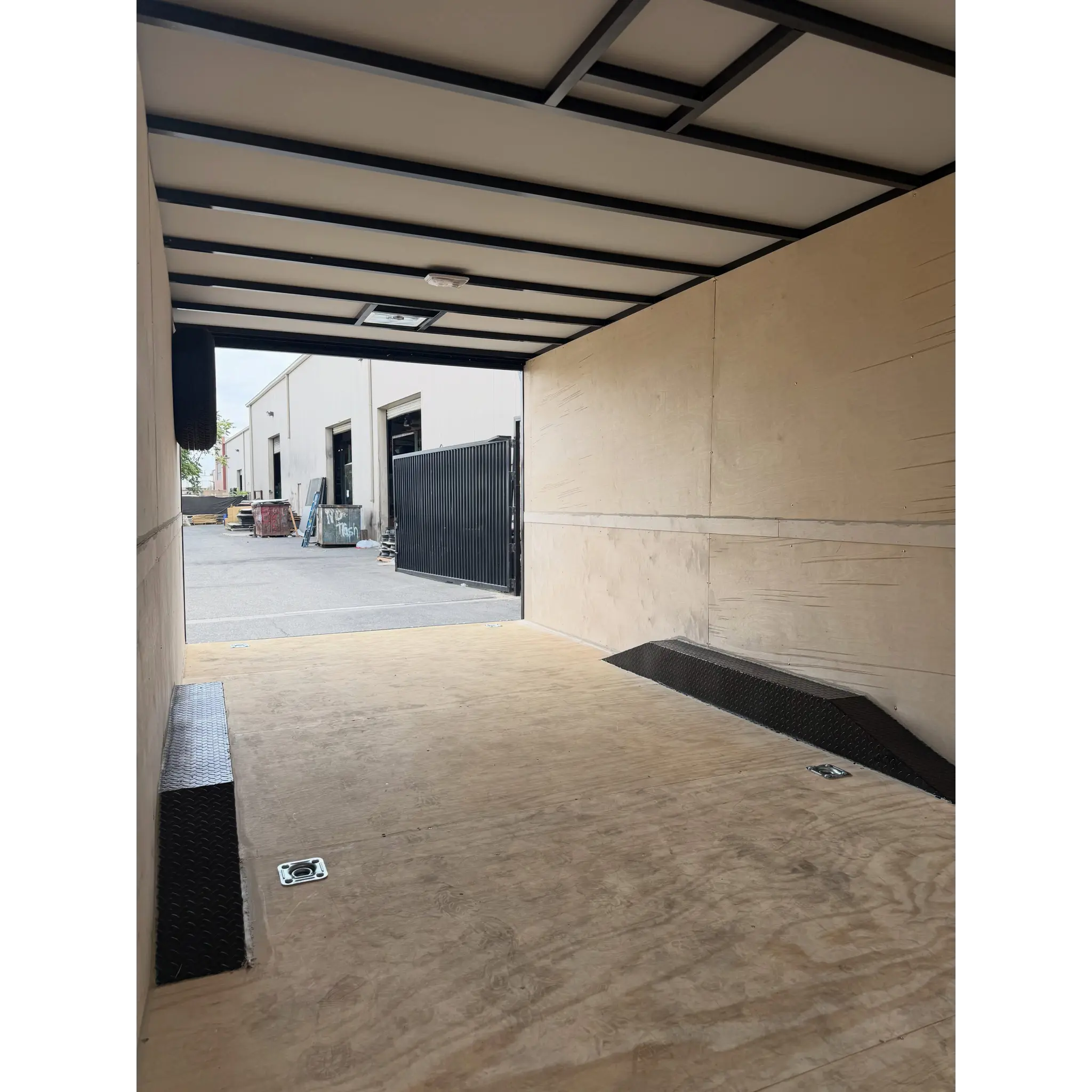 FRACTAL RACE TRAILER photo 10