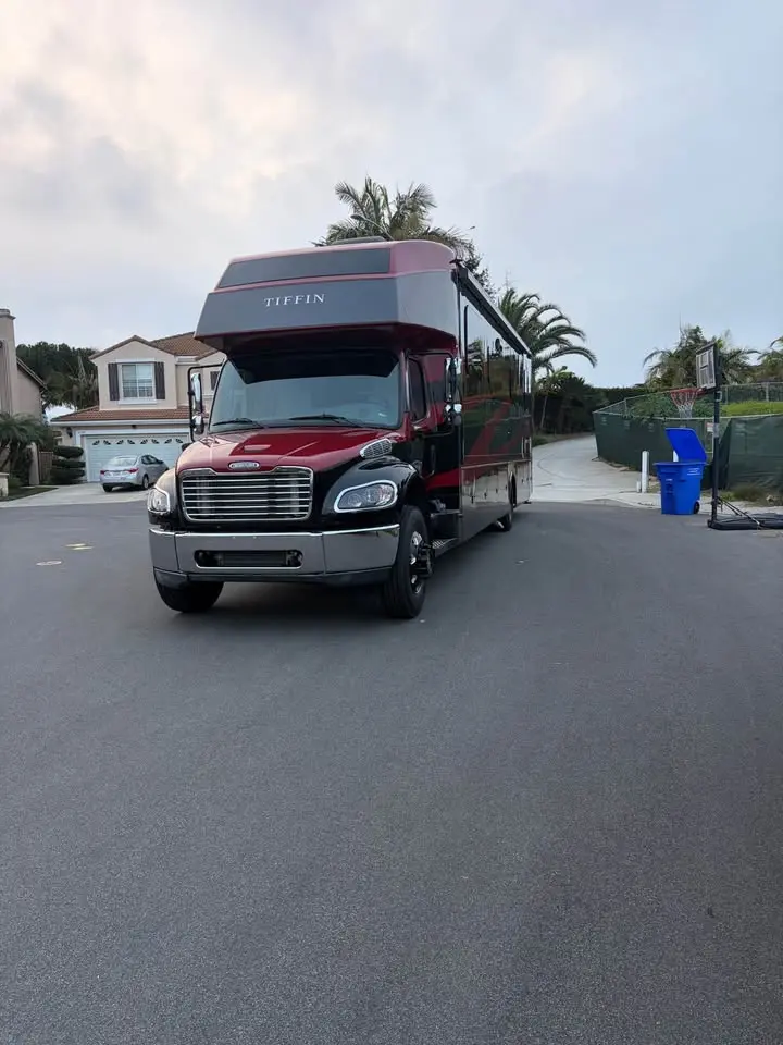 2023 Tiffin Motorhomes Allegro Bay photo 4