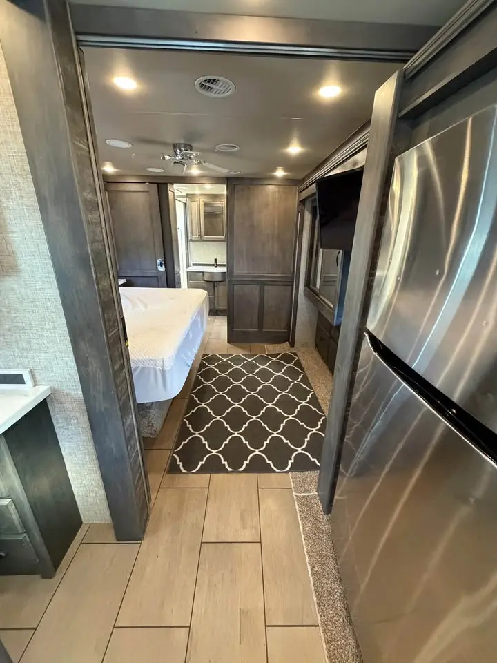 2023 Tiffin Motorhomes Allegro Bay photo 6