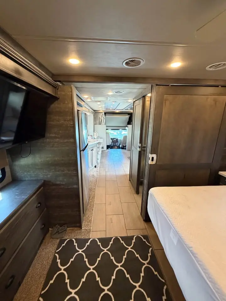 2023 Tiffin Motorhomes Allegro Bay photo 10