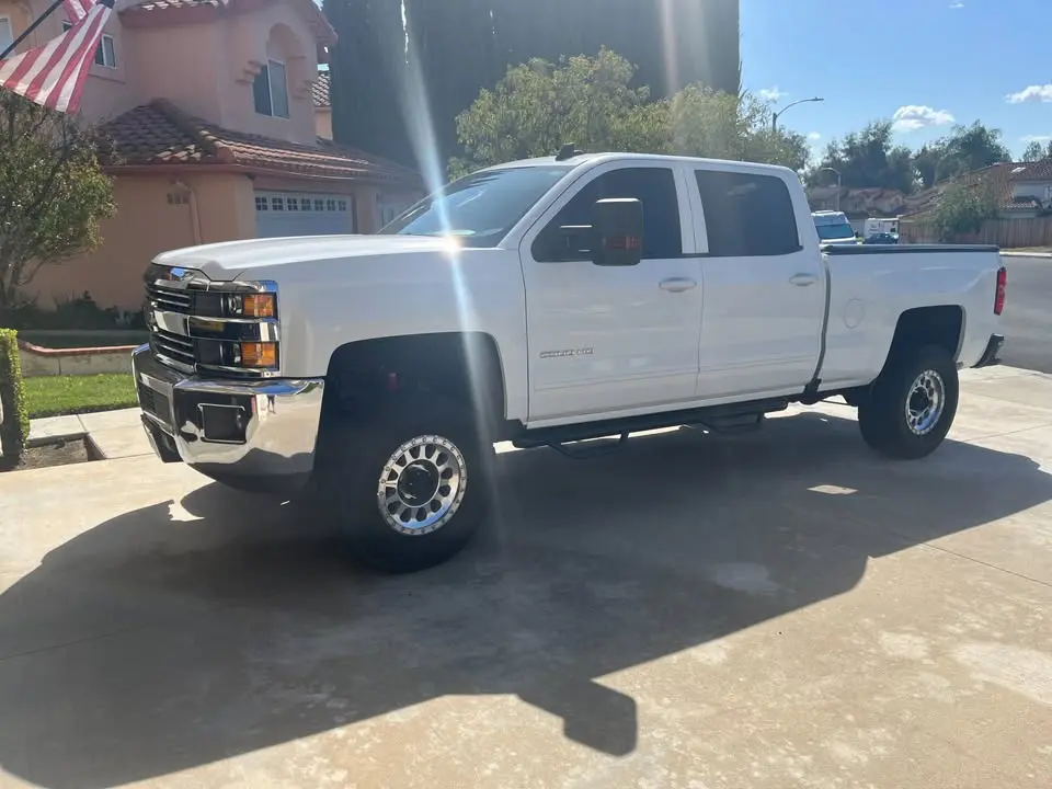 2017 Chevrolet HD 2500LT