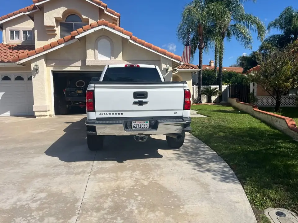 2017 Chevrolet HD 2500LT photo 3