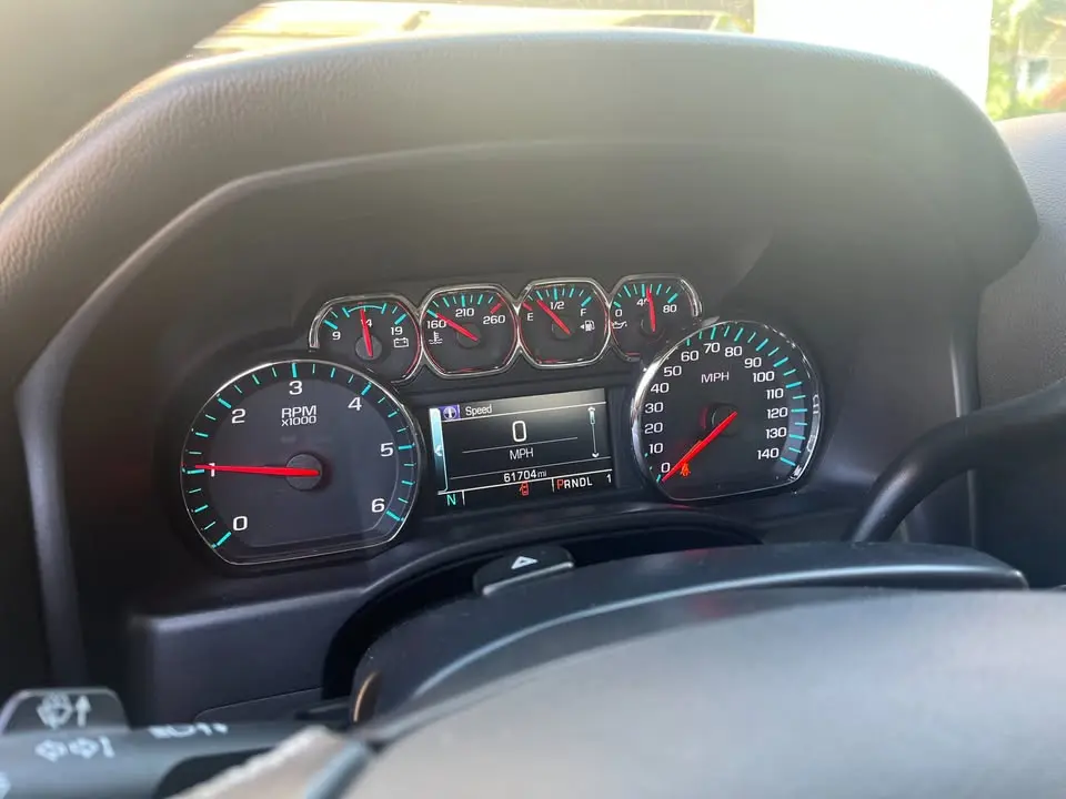 2017 Chevrolet HD 2500LT photo 5