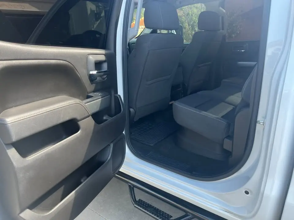 2017 Chevrolet HD 2500LT photo 7