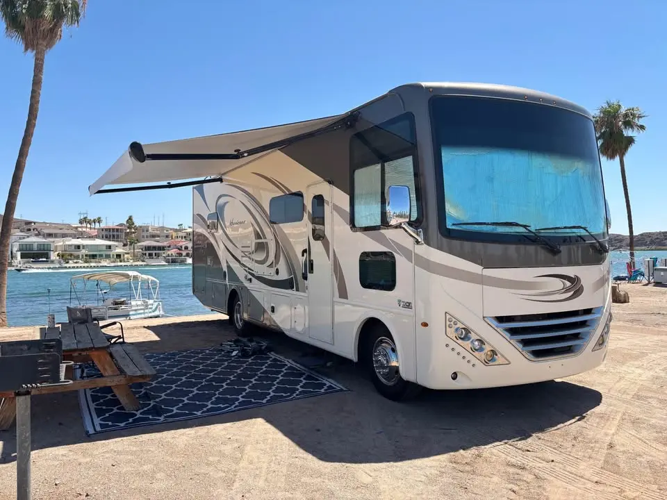2018 Thor Motor Coach Hurricane